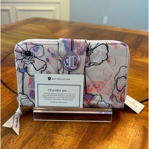 NEW Vera Bradley Ultralight RFID TurnLock Wallet in Anemone Watercolor